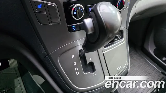 Hyundai Starex 2017 thumb 10