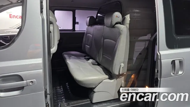 Hyundai Starex 2017 thumb 2