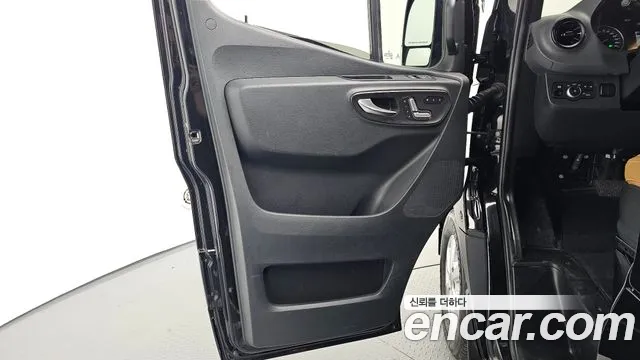 Mercedes-Benz Sprinter 2019 thumb 9