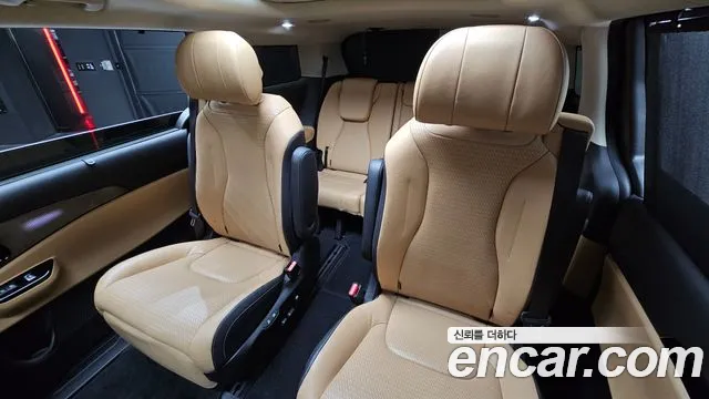 Kia Carnival 2021 thumb 10