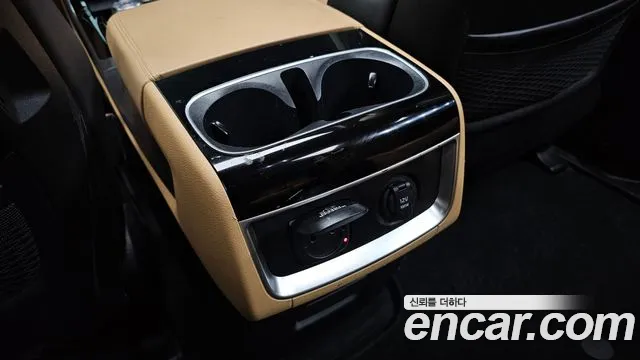 Kia Carnival 2021 thumb 11