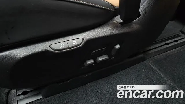 Kia Carnival 2021 thumb 2