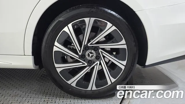 Mercedes-Benz E-Класс 2024 thumb 5