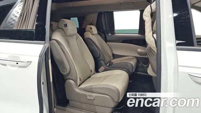 Kia Carnival 2025 thumb 11