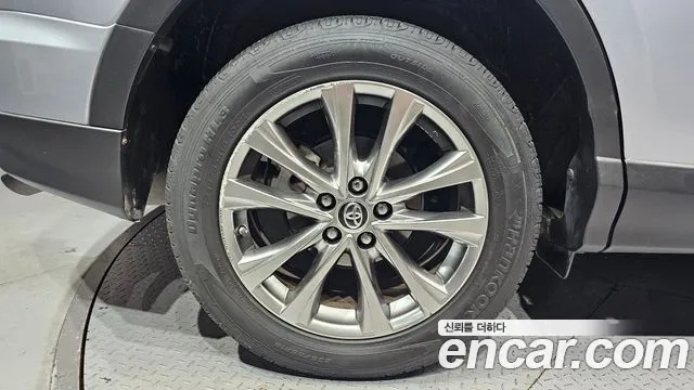 Toyota RAV4 2018 thumb 8
