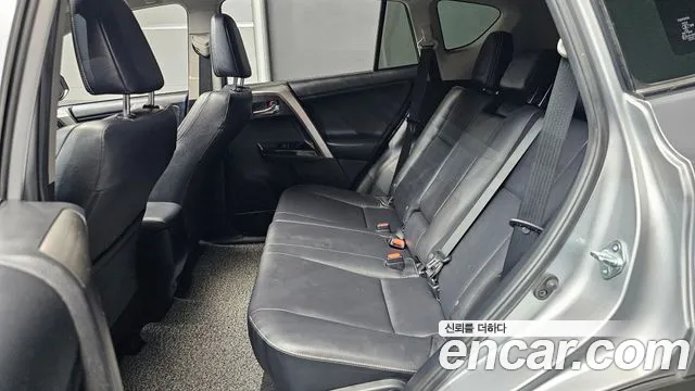 Toyota RAV4 2018 thumb 7