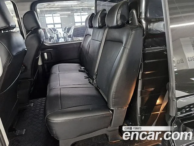 Hyundai Staria 2021 thumb 9
