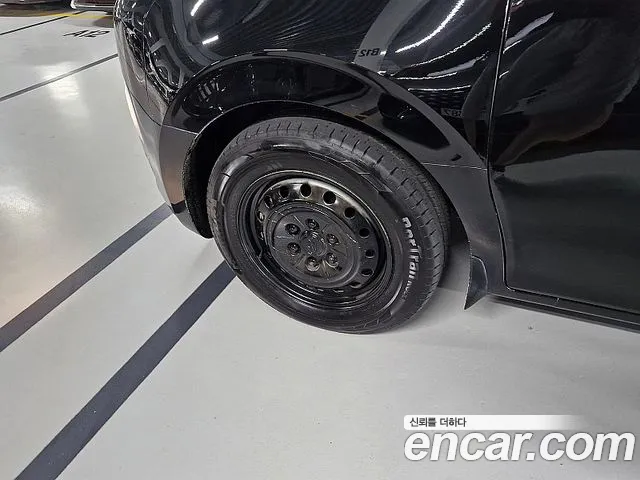 Hyundai Staria 2021 thumb 2
