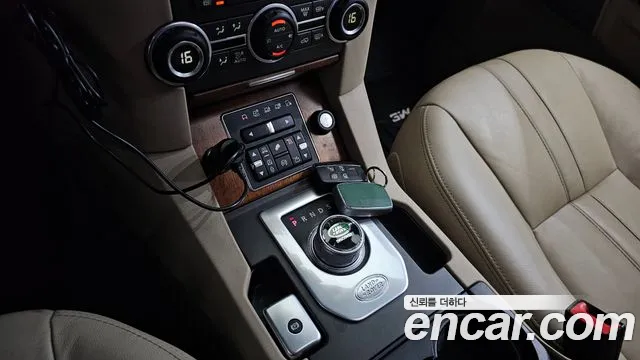 Land Rover Discovery 2016 thumb 6