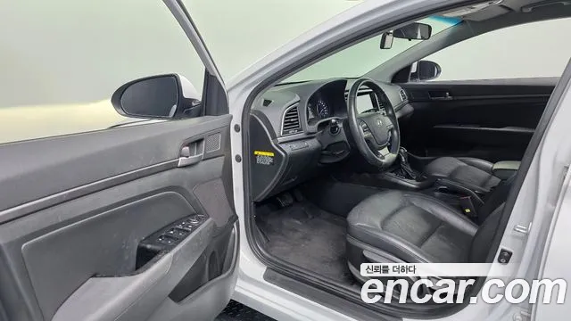 Hyundai Avante 2016 thumb 8