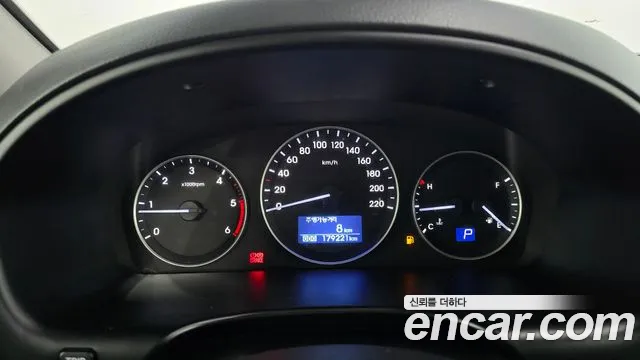 Hyundai Starex 2018 thumb 3