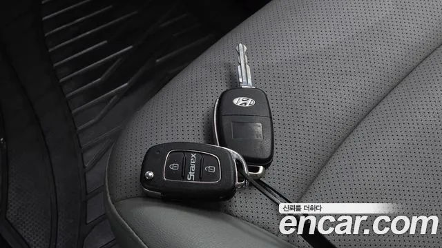 Hyundai Starex 2018 thumb 2