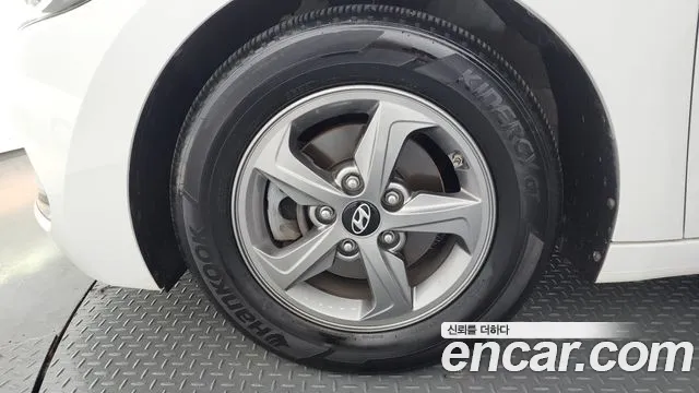 Hyundai Avante 2016 thumb 5