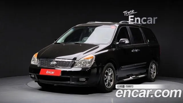Kia Carnival 2013 thumb 10