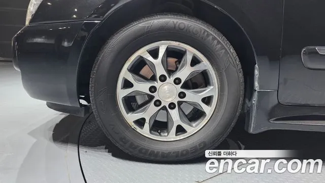 Kia Carnival 2013 thumb 12
