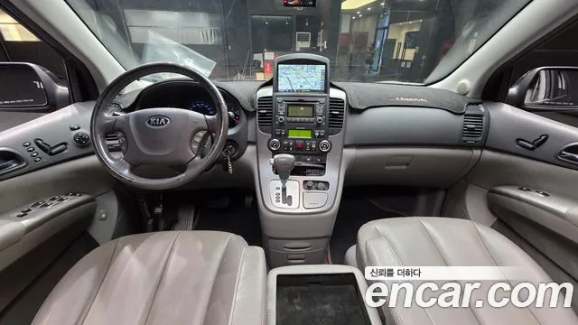 Kia Carnival 2013 thumb 3