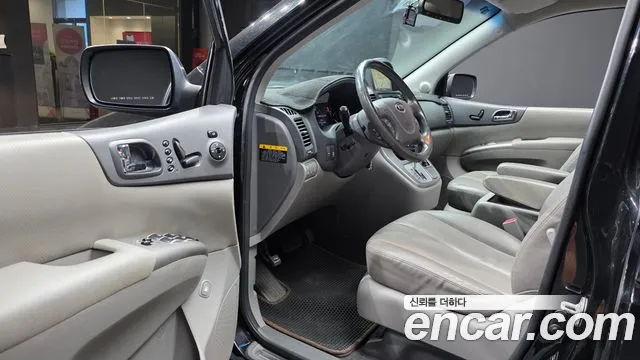 Kia Carnival 2013 thumb 5