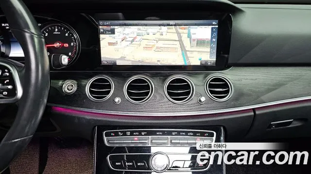 Mercedes-Benz E-Класс 2019 thumb 12