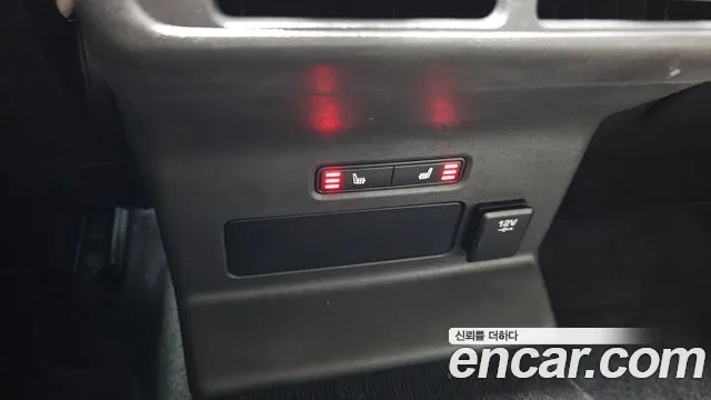 Land Rover Range Rover Velar 2018 thumb 2