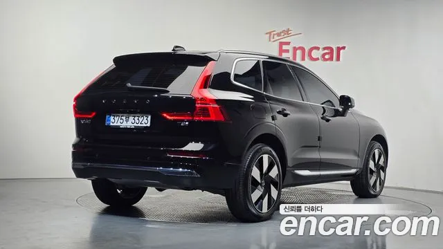 Volvo XC60 2025 thumb 8
