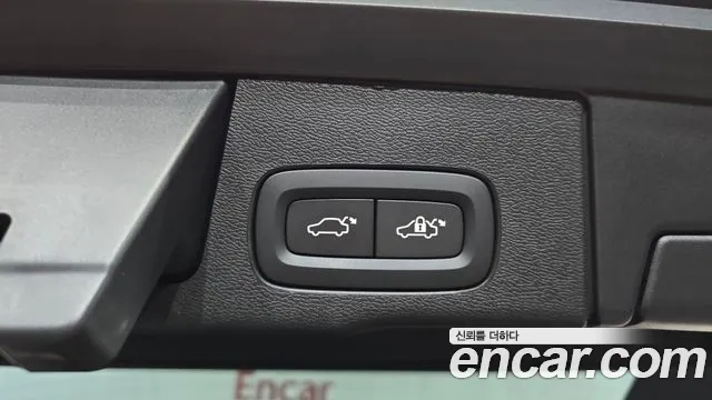 Volvo XC60 2025 thumb 4