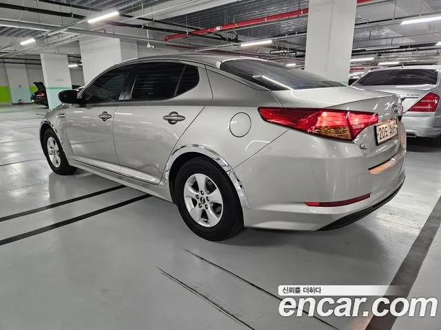 Kia K5 2010 thumb 9