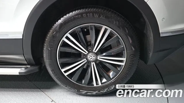 Volkswagen Tiguan 2020 thumb 4