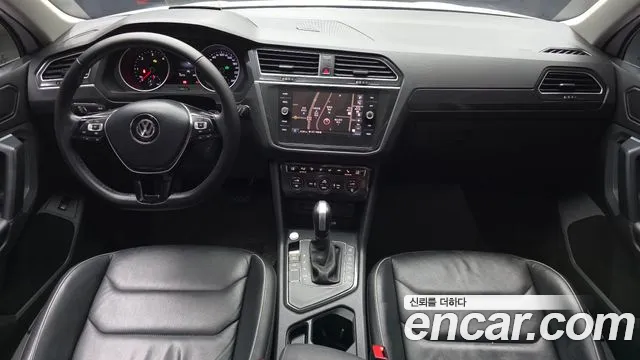 Volkswagen Tiguan 2020 thumb 2