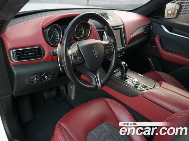 Maserati Levante 2018 thumb 7