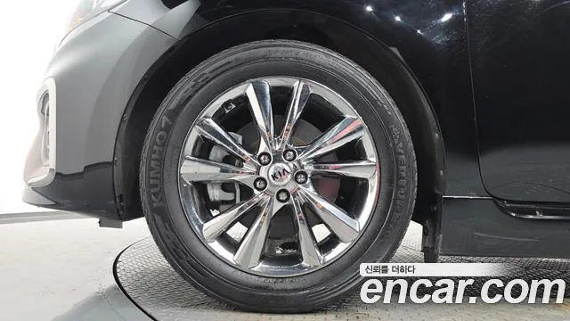 Kia Carnival 2019 thumb 3
