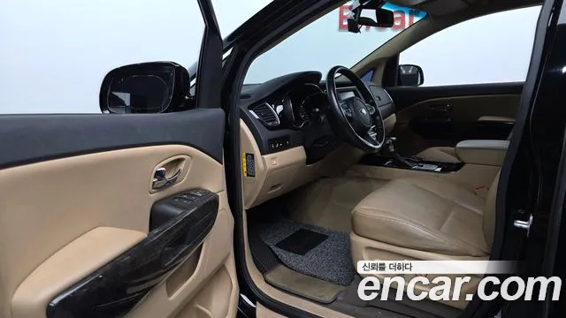 Kia Carnival 2019 thumb 9