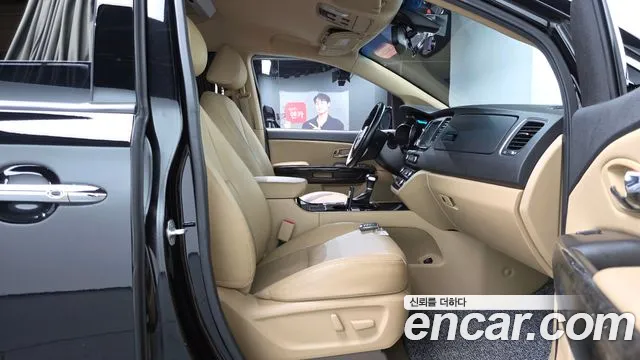 Kia Carnival 2019 thumb 5