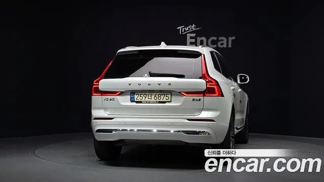 Volvo XC60 2022 thumb 8