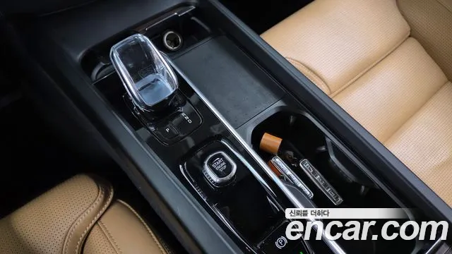 Volvo XC60 2022 thumb 3