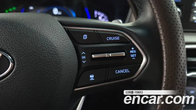 Hyundai Santa Fe 2018 thumb 3