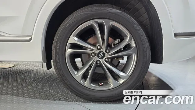 Hyundai Santa Fe 2018 thumb 4