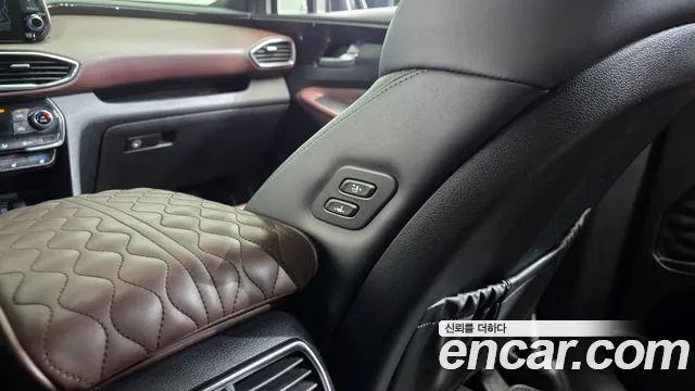 Hyundai Santa Fe 2018 thumb 5