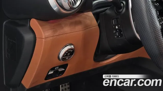 Mercedes-Benz SL-Класс 2023 thumb 4