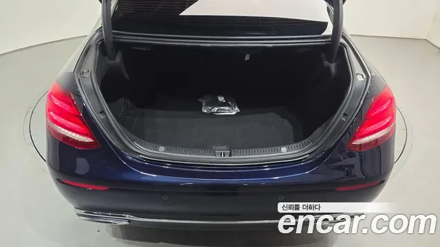 Mercedes-Benz E-Класс 2020 thumb 11