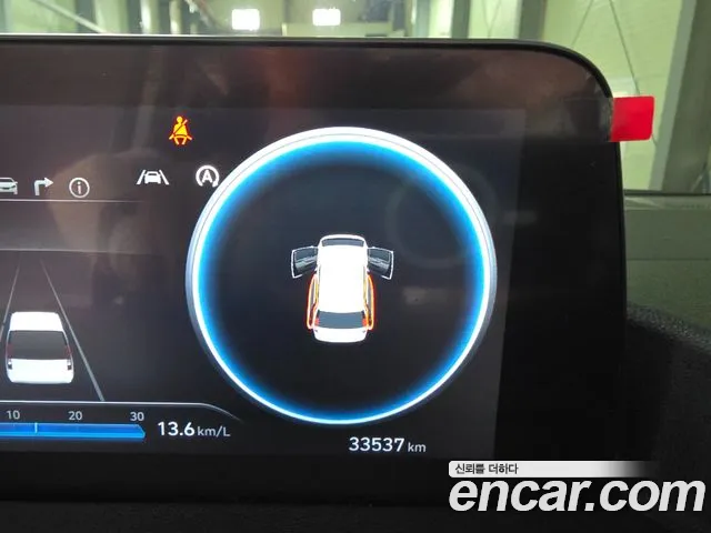 Hyundai Staria 2024 thumb 3