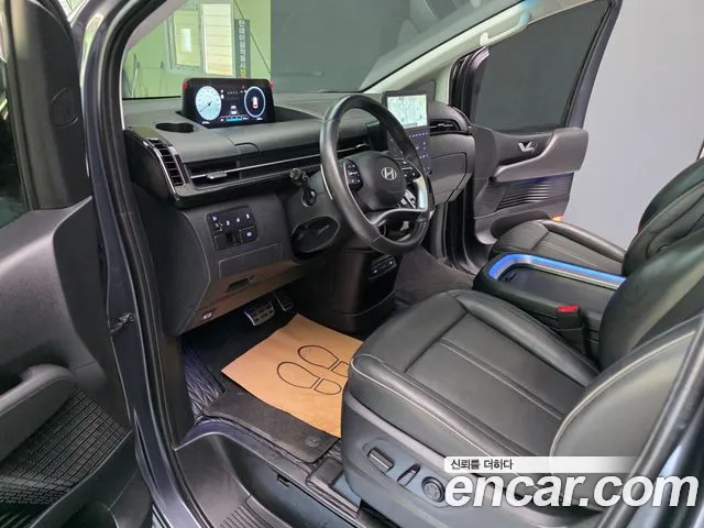 Hyundai Staria 2024 thumb 7