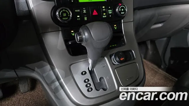 Kia Carnival 2013 thumb 8