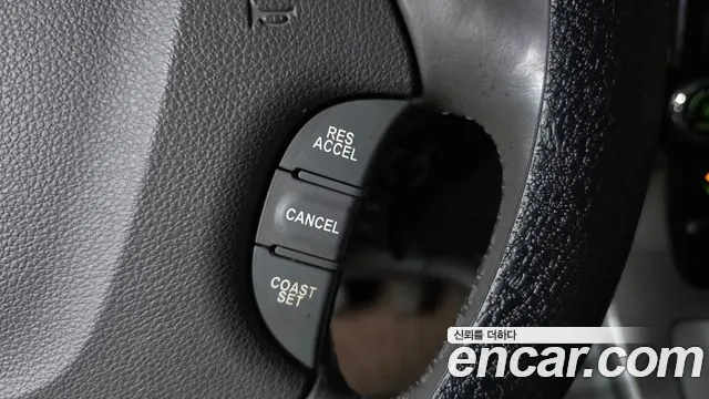 Kia Carnival 2013 thumb 6