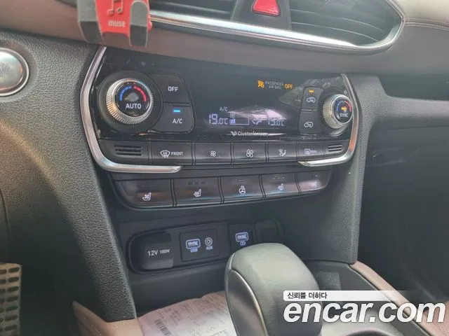 Hyundai Santa Fe 2019 thumb 3
