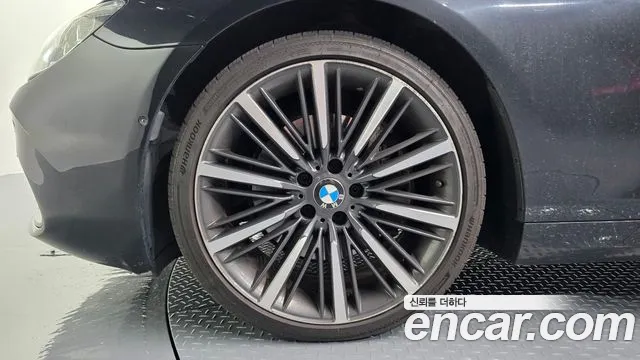 BMW 6-Series 2017 thumb 2