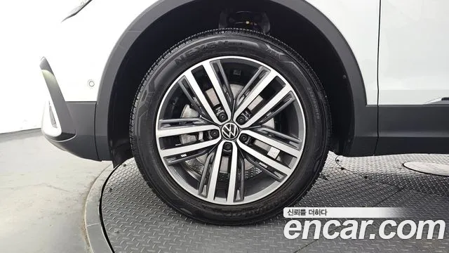 Volkswagen Tiguan 2023 thumb 8
