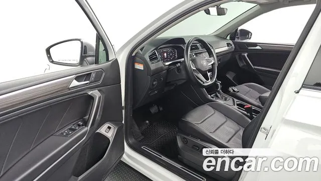 Volkswagen Tiguan 2023 thumb 6