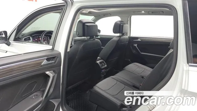 Volkswagen Tiguan 2023 thumb 2