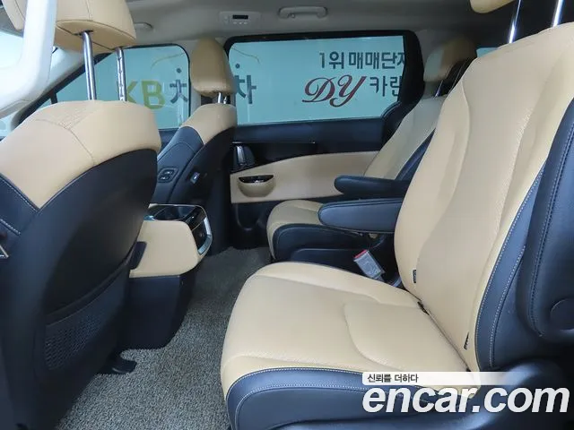Kia Carnival 2021 thumb 12