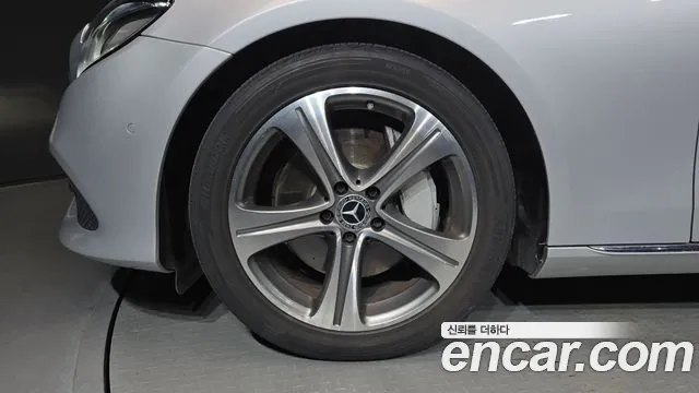 Mercedes-Benz E-Класс 2017 thumb 4